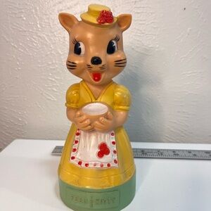 Fred & Kitty Vintage Figurine Bank - Yellow and Red